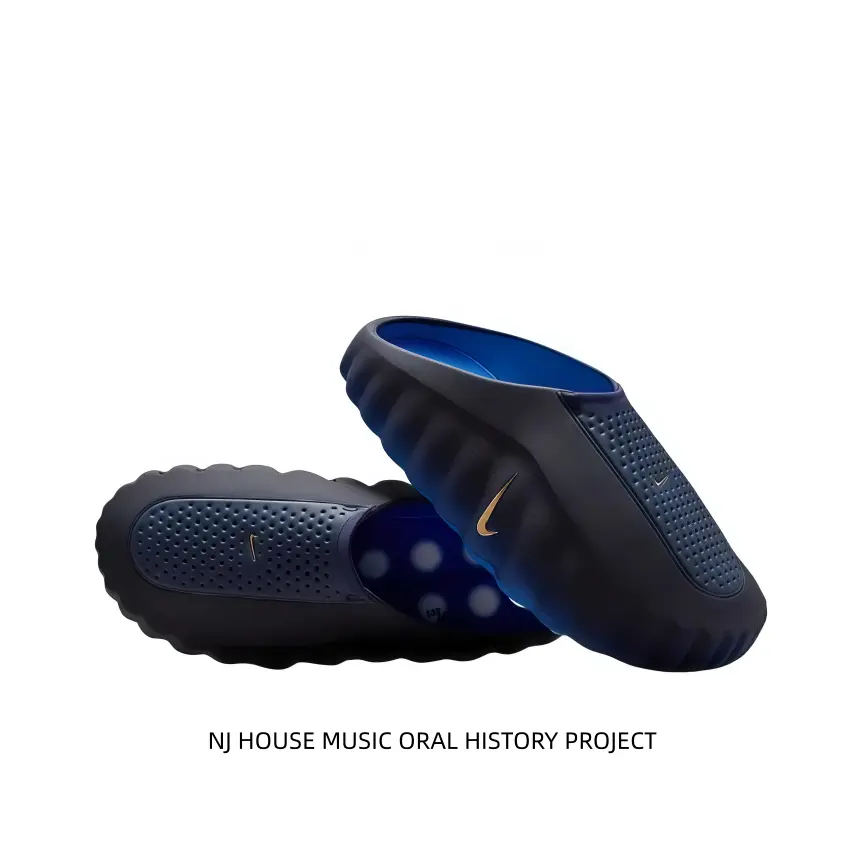 Minimalist 2-Tone Slip-On Clogs, Smooth Matte Outer Shell, Water-Resistant Easy-Rinse Sports Collectibles Accessories for Summer Casual Indoor-Outdoor Occasions
