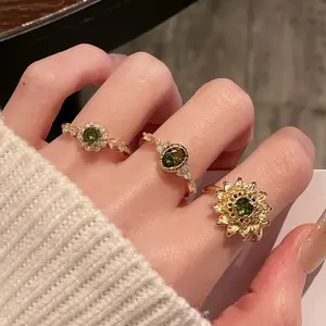 Fashionable and trendy sunflower vintage French retro light luxury high-end exquisite ultra-shiny accessory green diamond zircon gemstone open ring gift