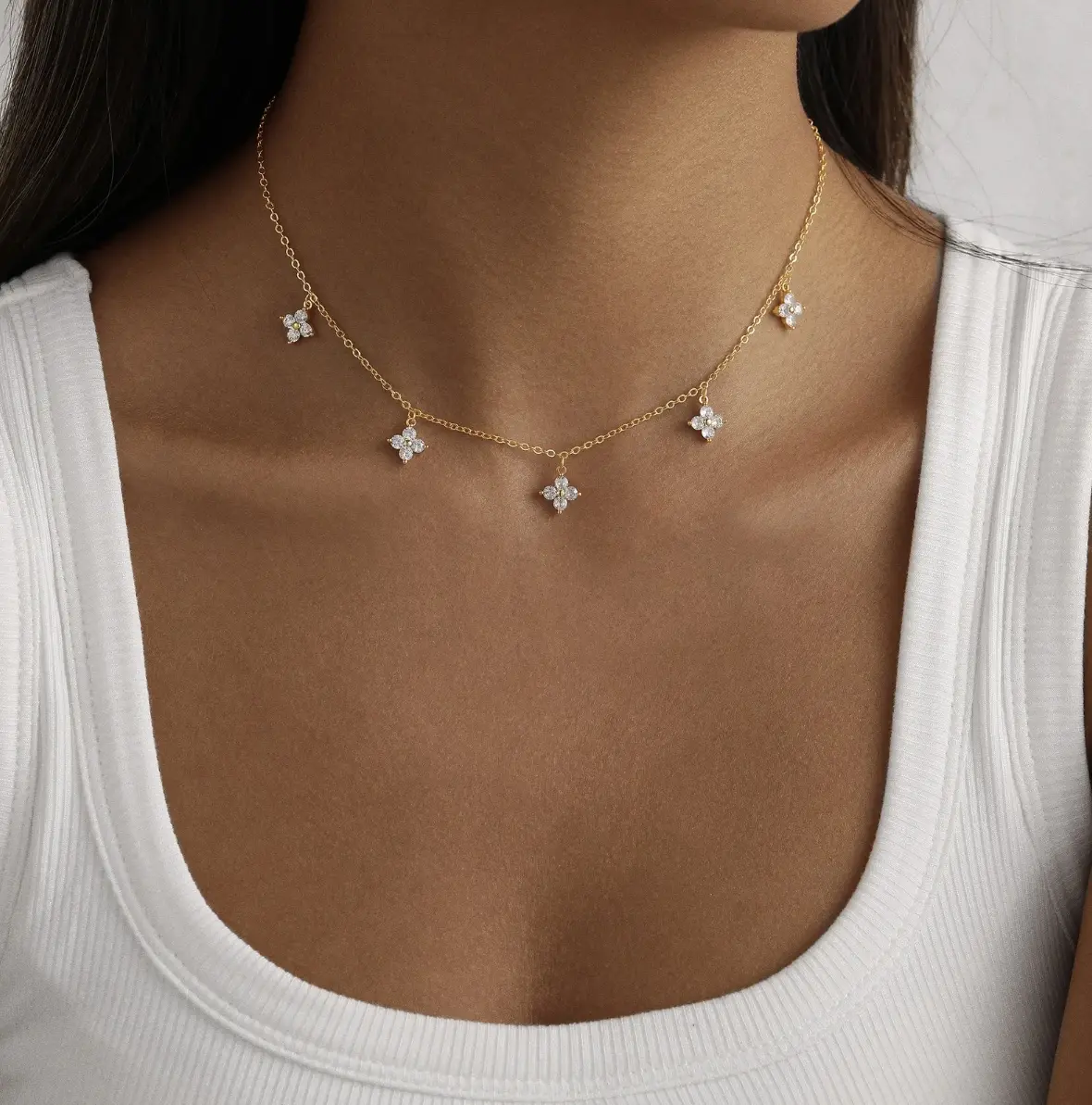 Women’s Adjustable Dainty 4-Leaf Clover Choker Necklace - Gold-Tone Metal Coated Chain, Sparkling Cubic Zirconia Floral Charm, Casual Female Elegant Costume Jewelry, Ideal Birthday Gift