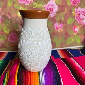 Vase Relieve Boliche Color Blanco with Mamey Mouth 9in - Handcrafted Ceramic Decorative Vase for Home Decor
