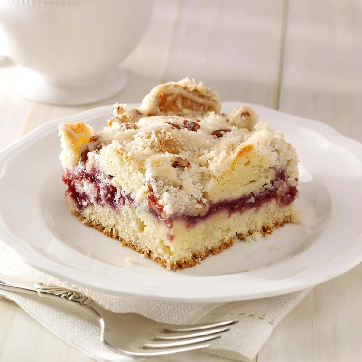 Old World Village Bakery Raspberry Crumb Cake - NY Style, High-Quality Ingredients, Fluffy Moist Cake, Traditional Sugary Crumb Topping, Perfect for Breakfast Tea Coffee or Dessert