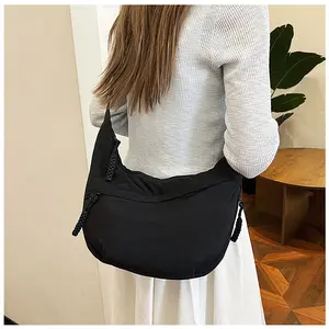 Women's Nylon Crossbody Bag, Fashion Medium Moon Shape Backpack, Lightweight Zip Shoulder Bag, Versatile Single Strap Travel Bag, Hobo Crossbody Bag, Fashionable Crossbody Bag