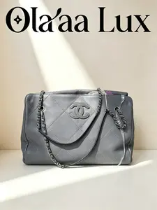 Pre-owned CHANEL Grey Calfskin Large Tote Silver CC Chain Shoulder Bag C19483379729