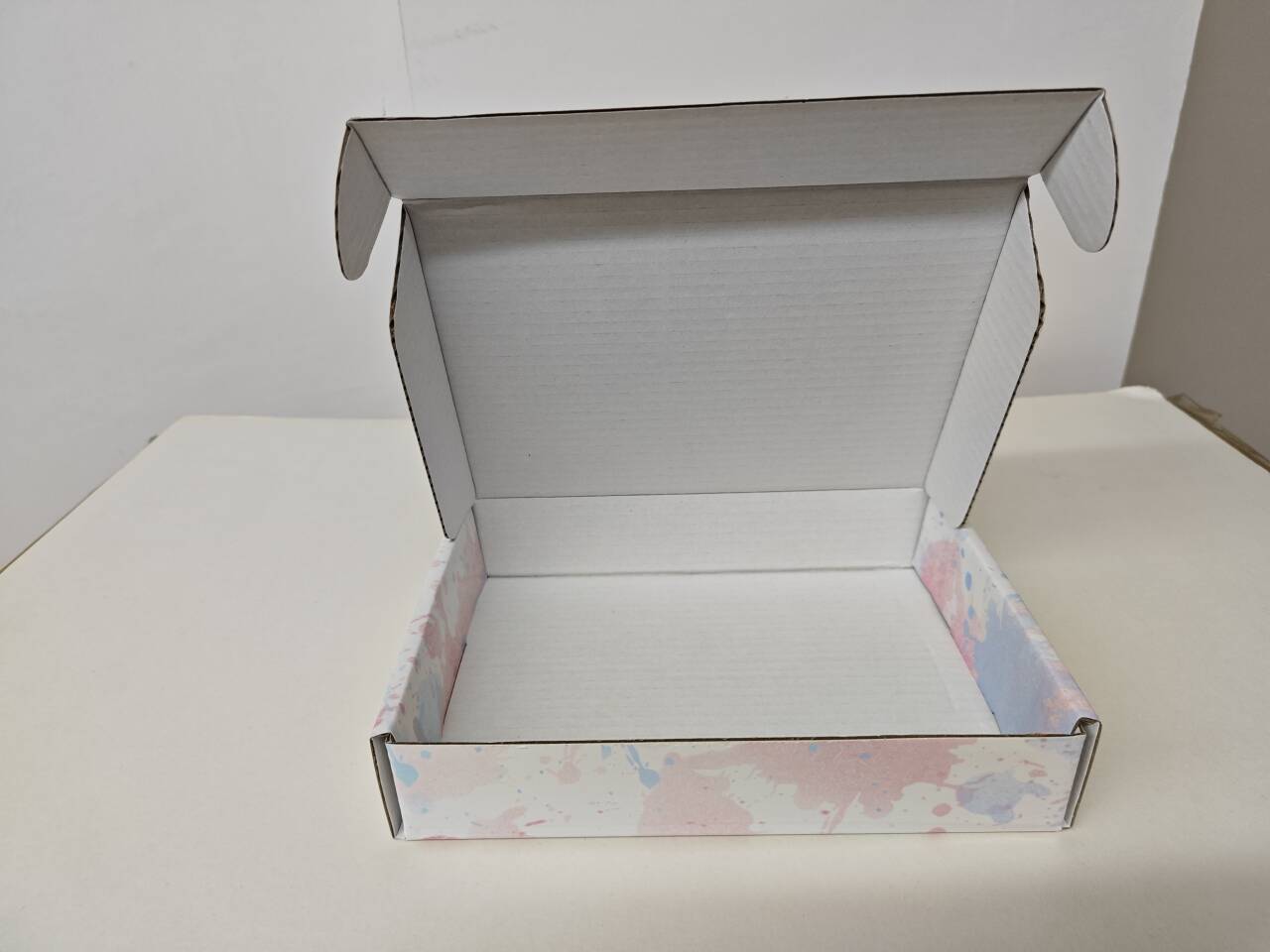 MYLOCKME 1 pcs  Exclusive White Gift Box Giveaway