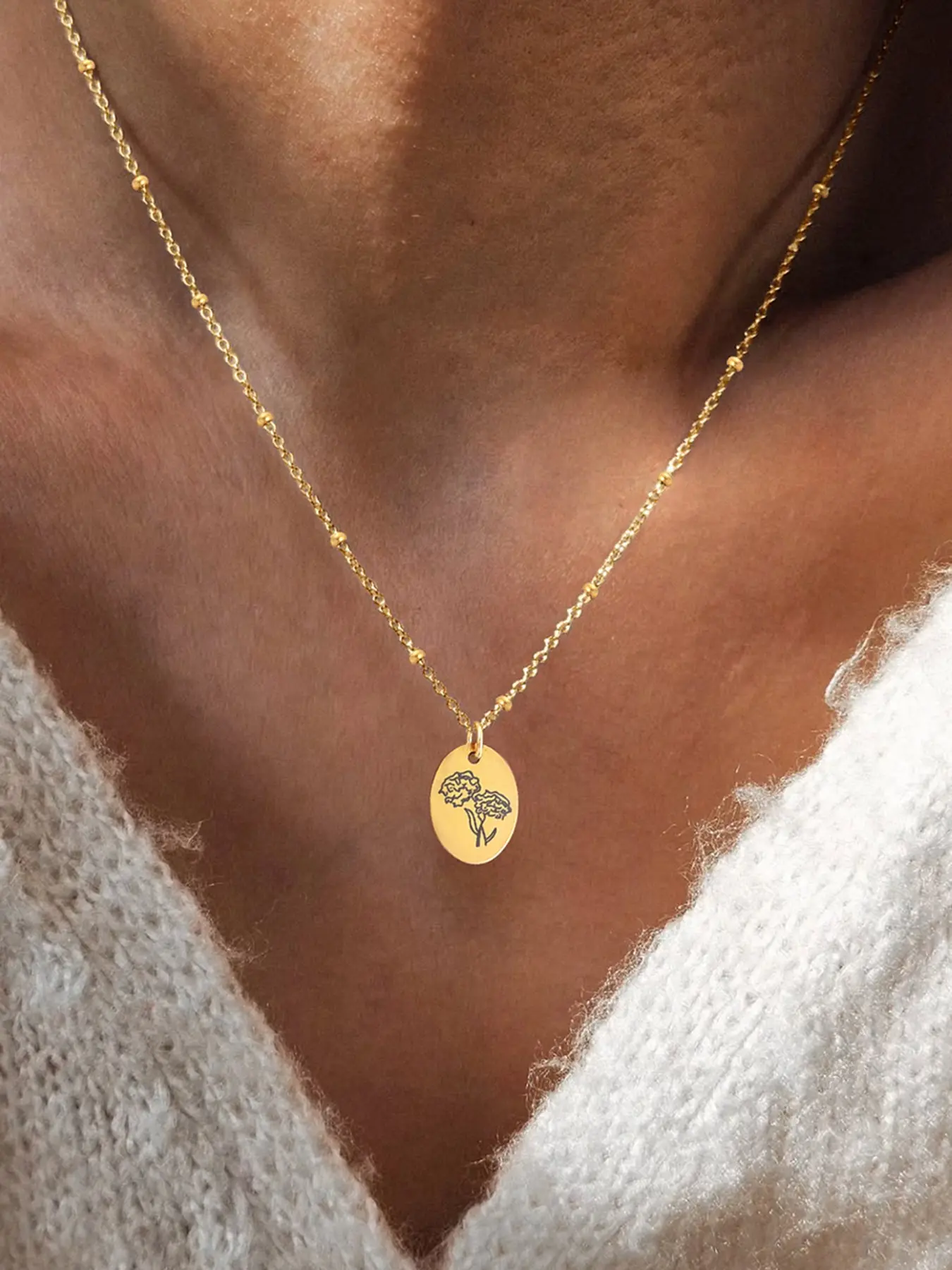 Women's Oval Birth Flower Pendant Fashion Minimalist Necklace, Simple Classic Stainless Steel Beaded Chain, Elegant Ladies' Jewelry, Dainty Necklaces