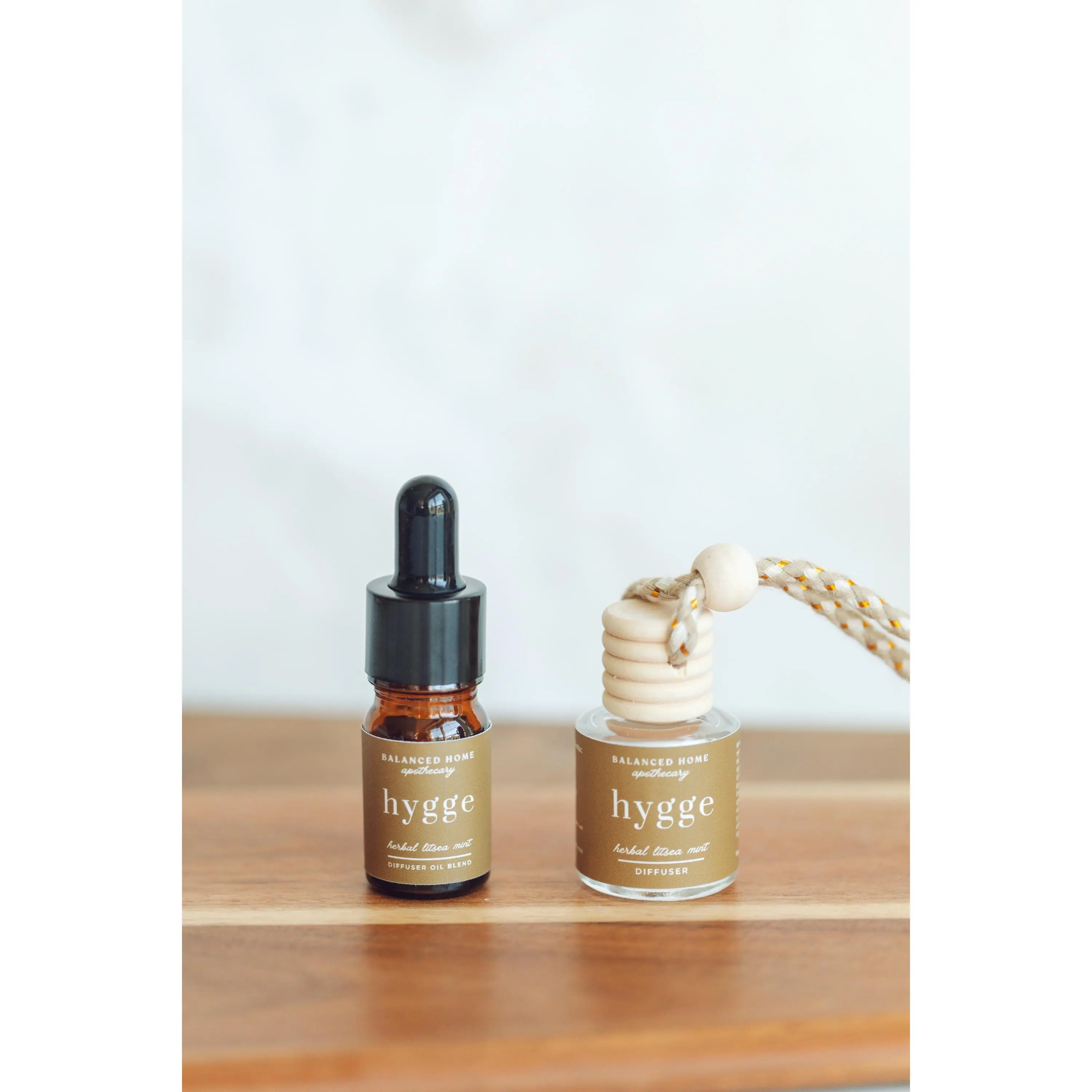 Hygge Cozy Essential Oil Blend (5ml) - Mint, Rosemary, Citrus Energizing Oils with Hanging Diffuser, Deodorising Spray - Brightening, Cleanliness Boost, Brain Health Support for Home Environment Indoors Therapeutic Aromatherapy Clarity