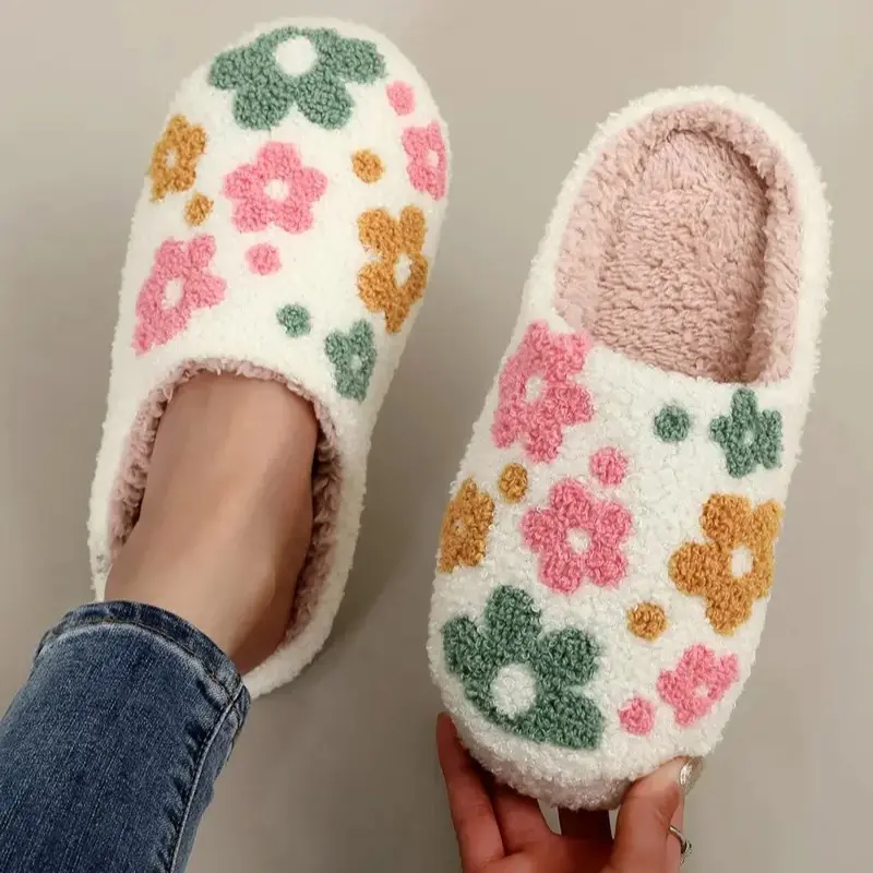 Women's Floral Embroidery Fuzzy Plush Slippers, Soft Comfy Warm House Shoes, Lightweight Indoor Outdoor Slippers, White Casual Footwear for Fall&Winter Flipflop