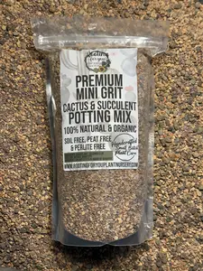 MINI GRIT Cactus & Succulent Premium Potting Mix MINI GRIT Cactus & Succulent Premium Potting Mix