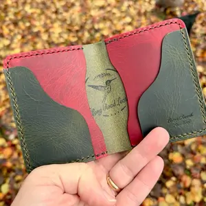 The Wanderer – Handmade Leather Wallet – Winter Edition – Forest & Fireside (Limited)