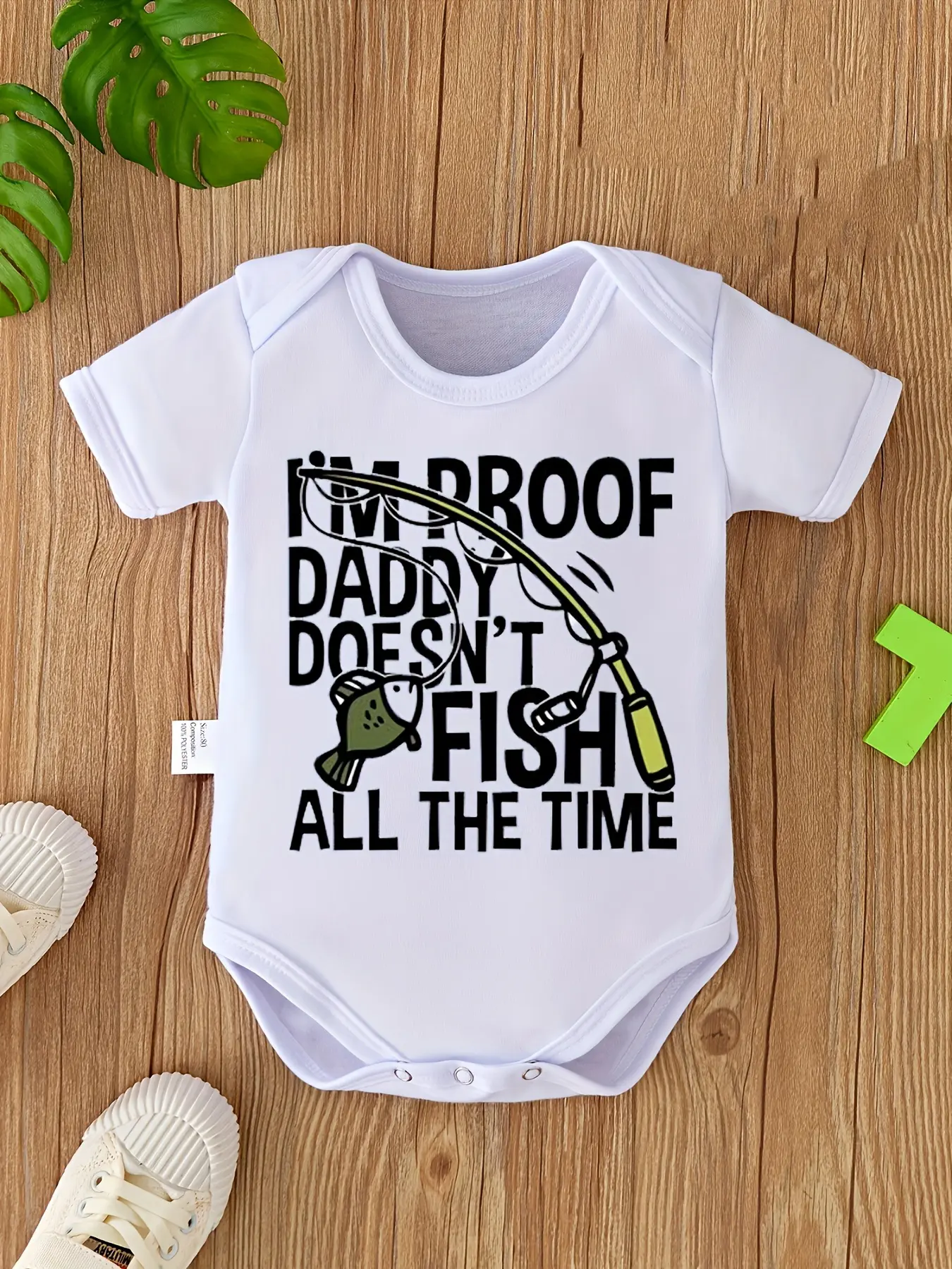 PUEMCO Unisex Infant Letter Print Bodysuit - Soft Cotton Short-Sleeve Onesie with "I'm Proof Daddy Doesn't Fish All The Time" Print, Baby Shower Gift, Bodysuit Outfit, Cotton Bodysuits