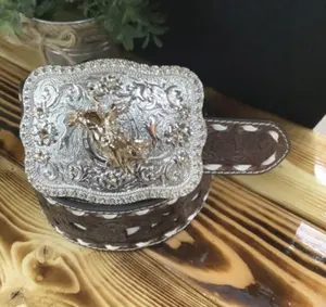 BUCKLE - David 8 Segundos on Silver with Intricate Floral Design and Gold Accents for Western Style