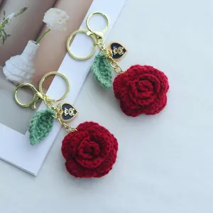 Cute Rose Shaped Keychain, 2pcs Handmade DIY Crochet Flower Keychain, Keychain Set, Party Bag Decoration, Gift for Wedding Graduation Holiday, Charms