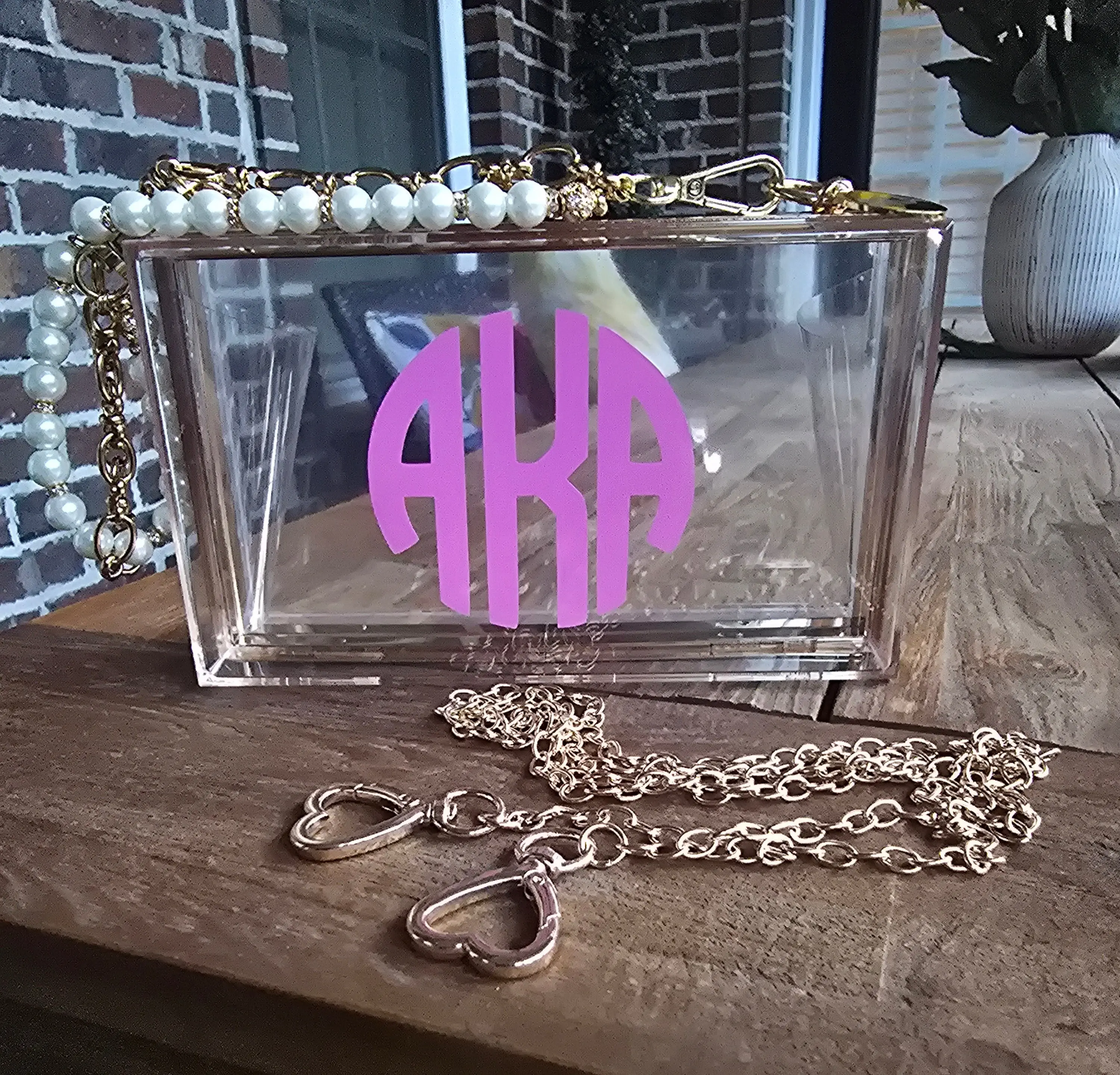 Alpha Kappa Alpha Clear Acrylic Crossbody Clutch Handbag with Sorority Charm Pearl Chain Strap for Concerts & Football Games