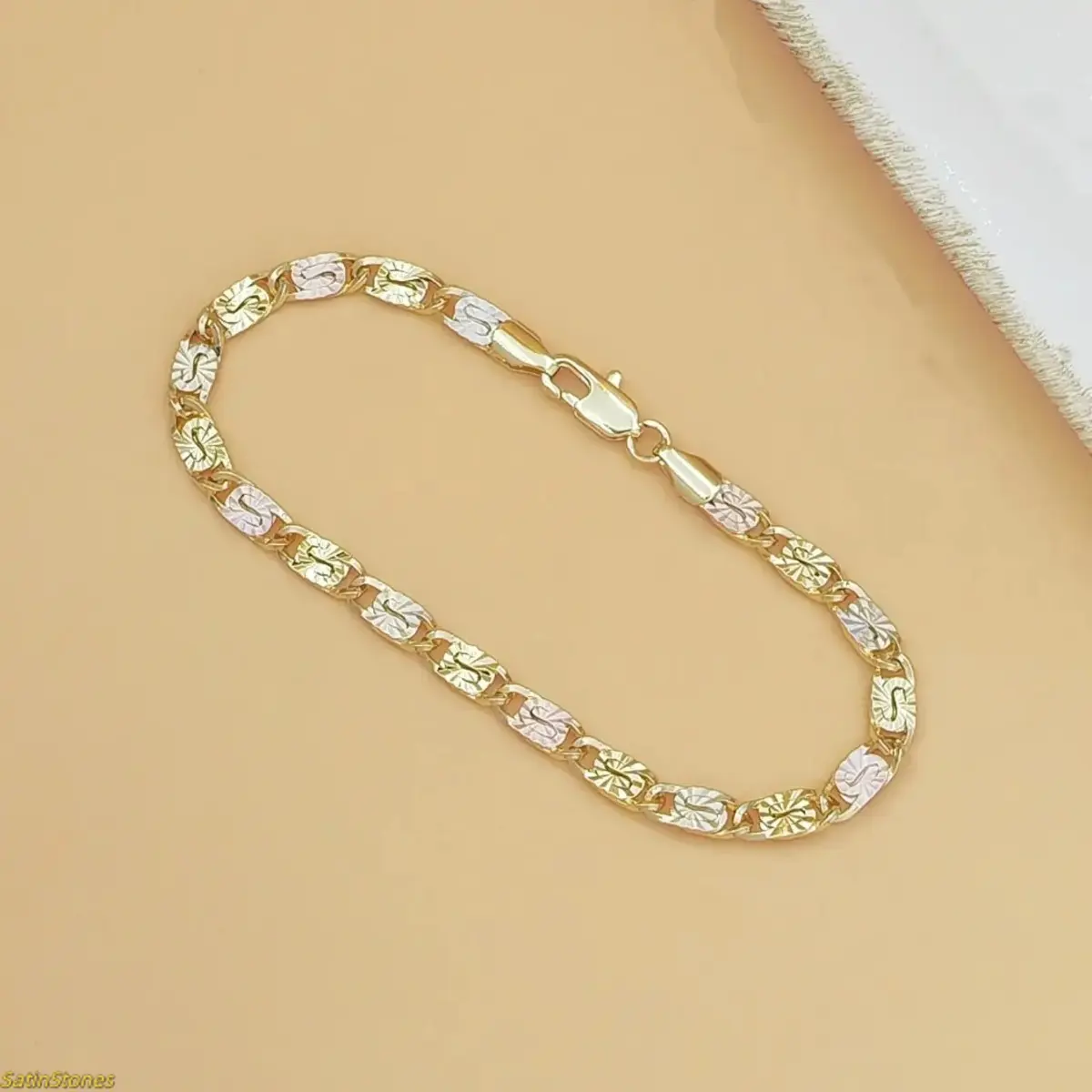 Dainty Tri-Color Gold Bracelet for Women, Polished Mariner Link Chain with Floral Engraving, Sophisticated Womens Gifts, Bracelets, Casual Wear, Gold Aesthetic, Floral Engrave, Female Size, Exquisite Trendy Bracelet, Fashionable Bracelet