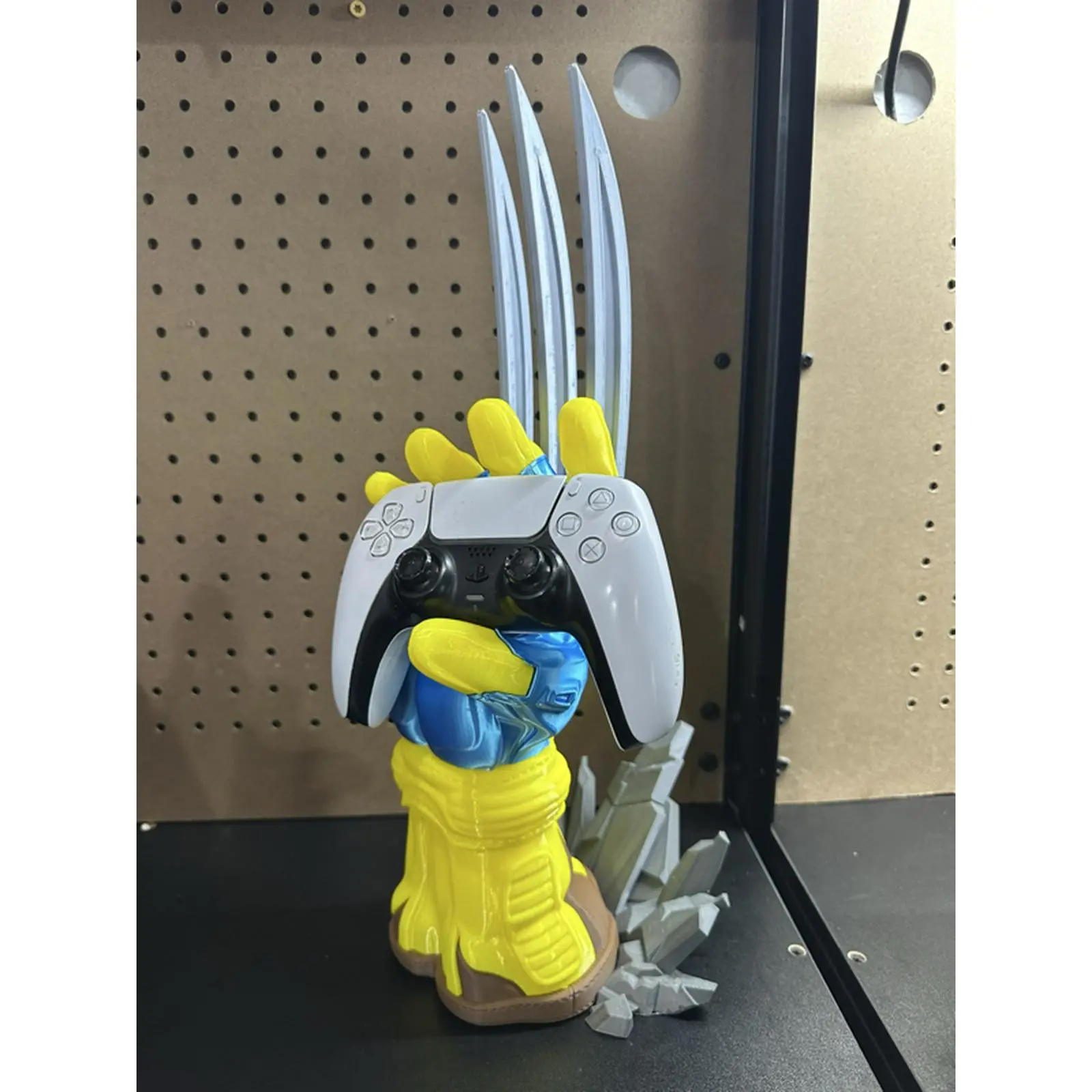Wolverine Controller Stand - Unique Design for Gaming Accessories - Perfect for PS5 and Xbox Controllers - Durable and Stylish