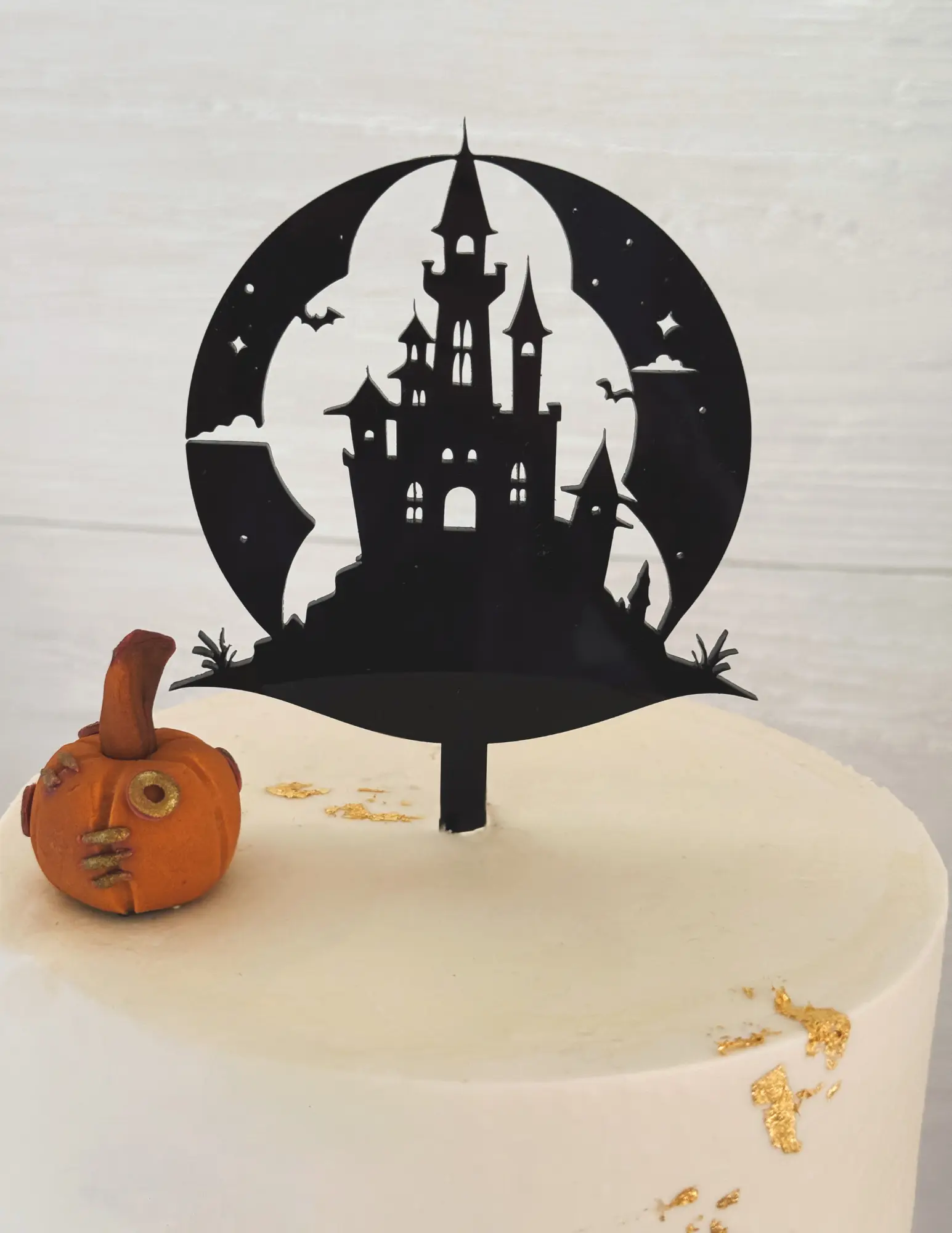 Haunted House Halloween Cake Topper Acrylic Cake Decoration Spooky Birthday Cake Decor Gothic Wedding Cake Topper Baby Shower Party Cake Decoration Haunted House Party Cake Topper Halloween Cake Supplies Spooky Cake Decoration Acrylic Cake Topper