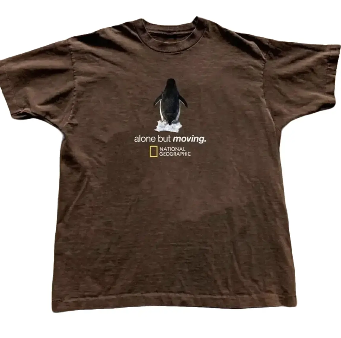 Gildan Men's and Women's T-shirt, Penguin “alone but moving” Graphic Tee, Penguin, Wildlife, Animal Tee, Unisex T-shirt, Gift T-shirt, Y2k Unisex Graphic Tees Gothic Grunge Emo Scene Amity Affliction Style Clothes Menswear Womenswear Streetwear c86