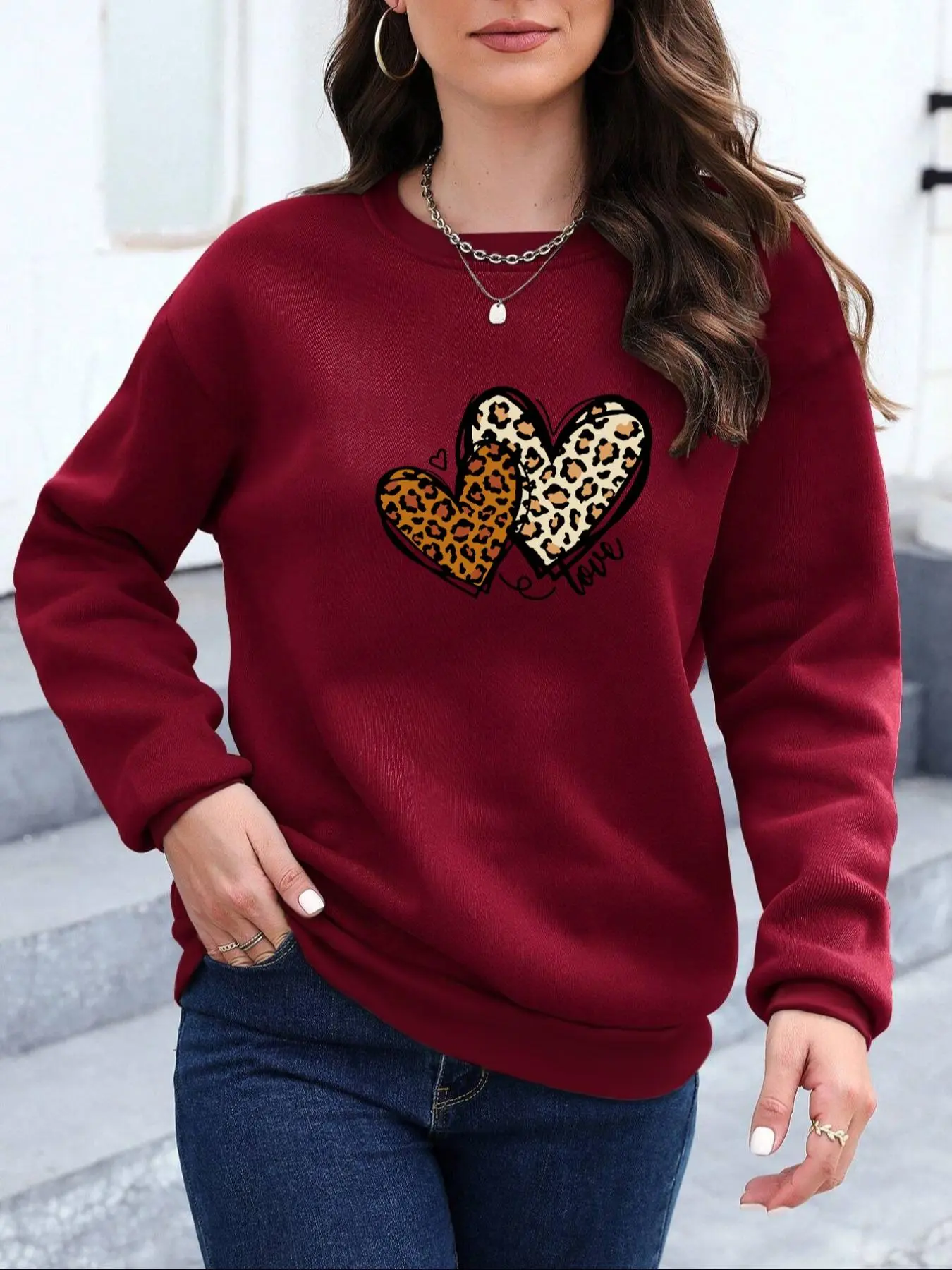 Women's Leopard Heart Print Drop Shoulder Sweatshirt, Casual Long Sleeve Round Neck Pullover for Fall & Winter, Ladies Clothes for Daily Wear Womenswear