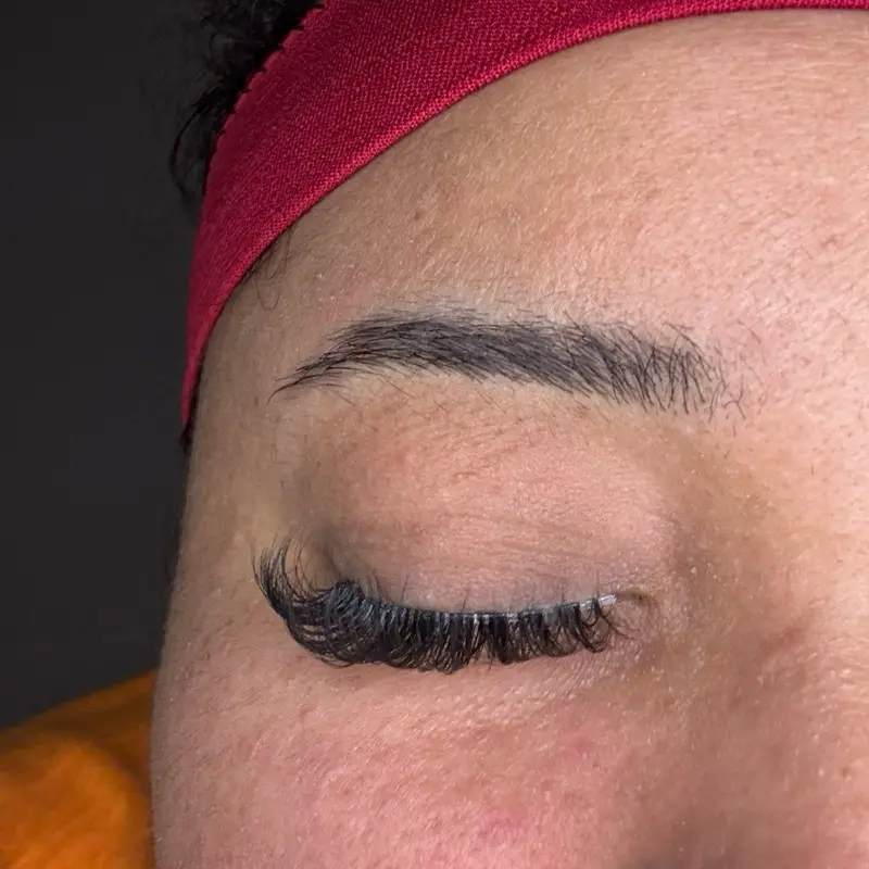 Novara Goddess Lash Full Volume Glam Layered Luxe Lash for Bold Eye Makeup EXTENSION LOOK WITH CLEAR LASH BAND!