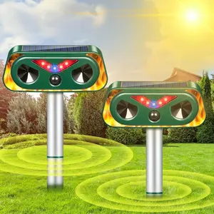 Flash Ultrasonic Bird Repeller, Enhanced Flame Lamp Animal Repeller, Solar Rodent Repeller, Cat, Dog, Mouse Repeller, Suitable for yards, gardens, farms