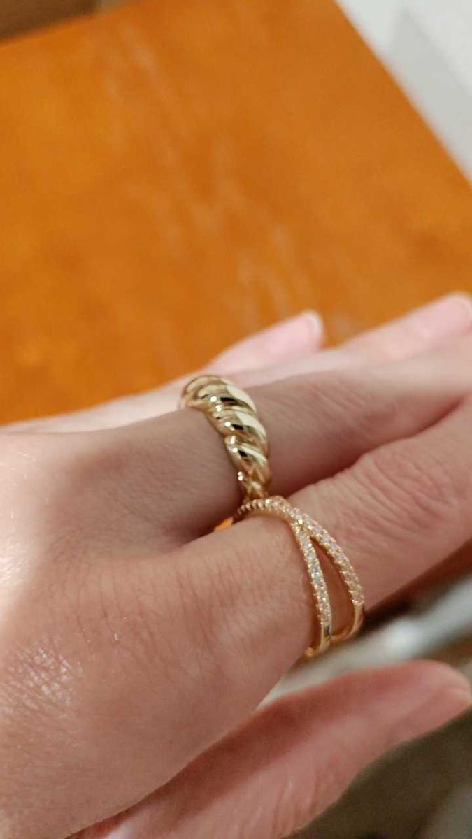 Item: Yellow Gold, 6