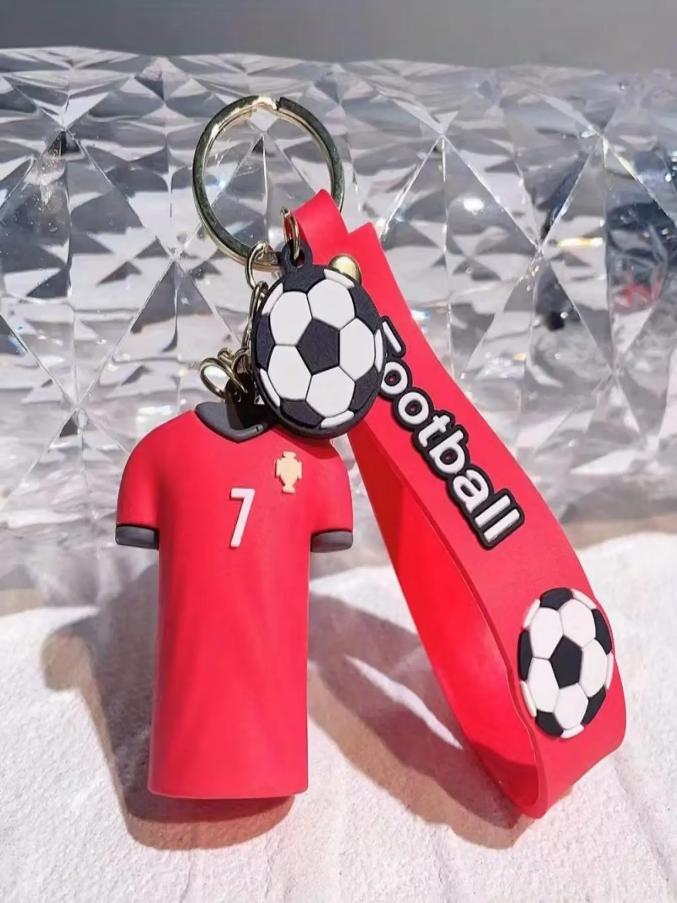 Unique Football Theme Keychain, All Seasons Perfect Choice for Fans, Car Key Accessory, Ideal Souvenir for Soccer Enthusiasts