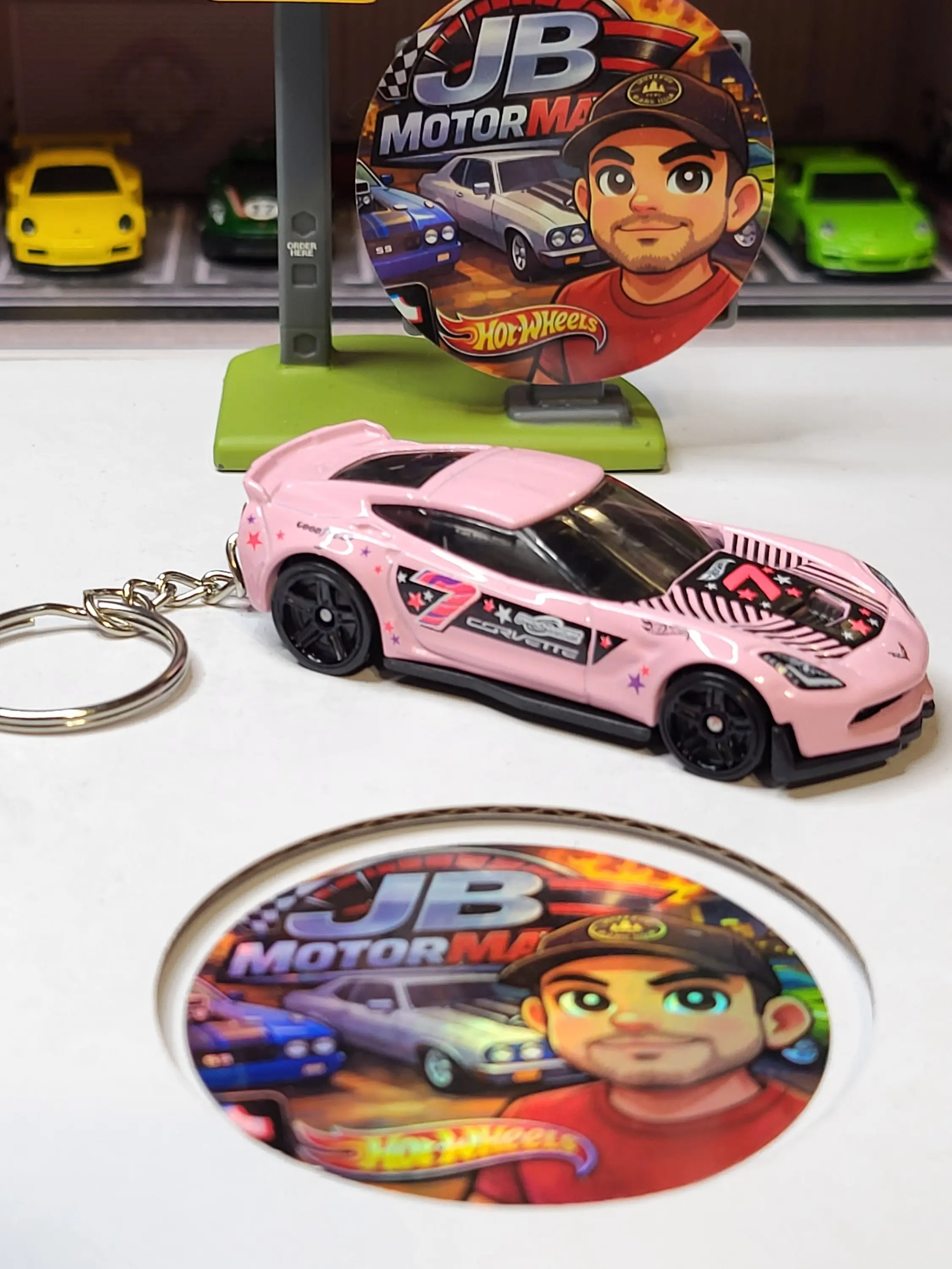 Custom Corvette Shape C7-Z06 Keychain, Pink Compact EDC Keychain, Collectibles, Gift Ideas for Enthusiasts, Compact Keychains