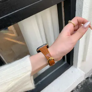 Luxury Crocodile Texture Leather Watch Band, Adjustable Replacement Strap for Apple Watch S11/s10/9/8/7/6/5/4/3, Fits 49mm-38mm, Unisex