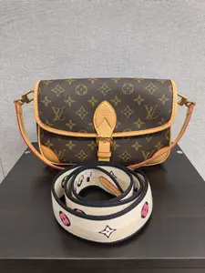 Pre-owned Louis Vuitton canvas Crossbody Bags Diane PM(Z) Handbag Shoulder Purse Classic LV Monogram Design PM(Z) Size Versatile Everyday Use