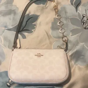 Heart & Moon Design Purse Chain Extender, Novelty Bag Extender Chain, Purse Strap Extenders for Women & Girls, Bag Charm Accessories, Elegant Chain Strap