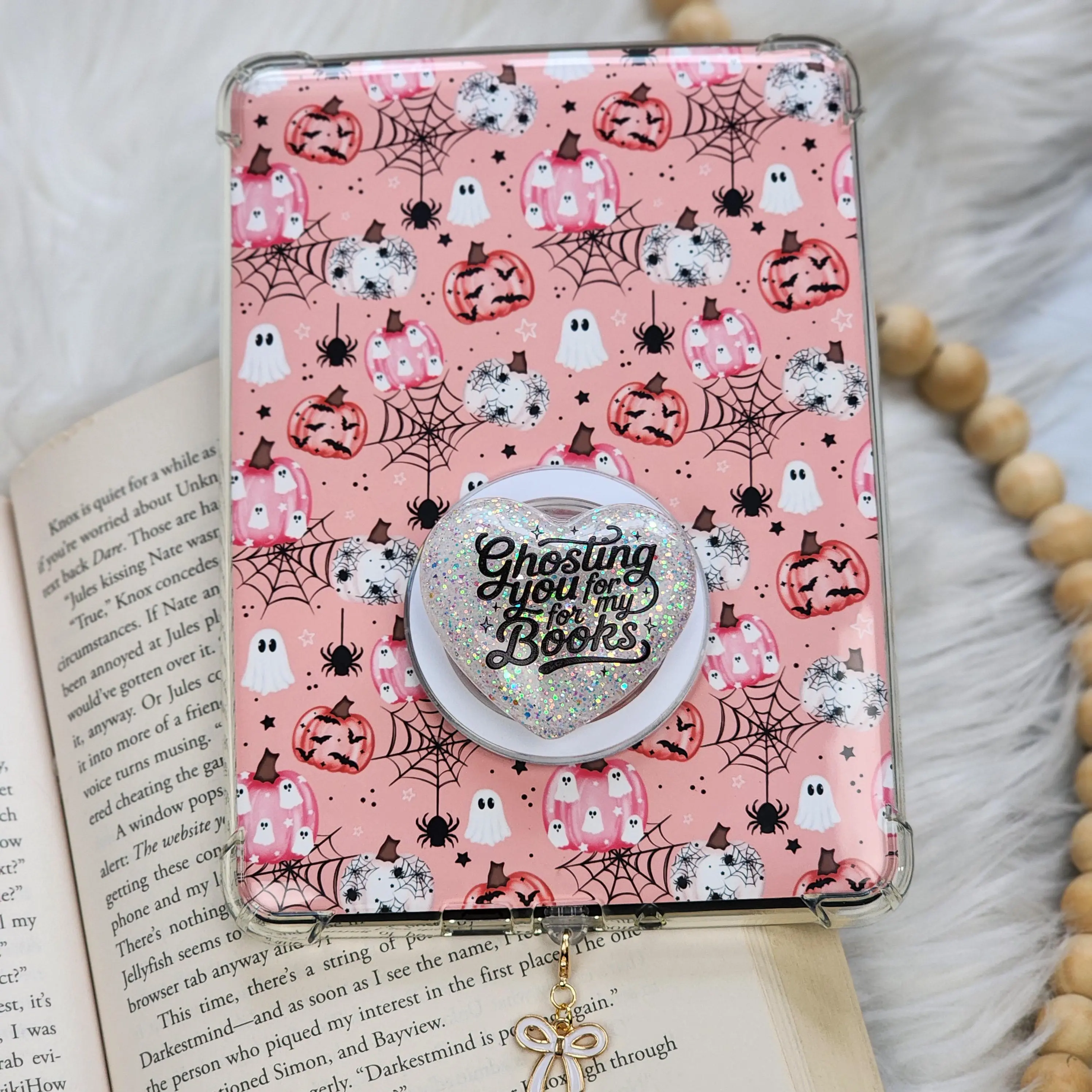 Kindle Accessories Set | Peachy Spooks | Insert, Grip & Charm