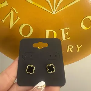 10KT Yellow Gold Black Flower Stud Earrings