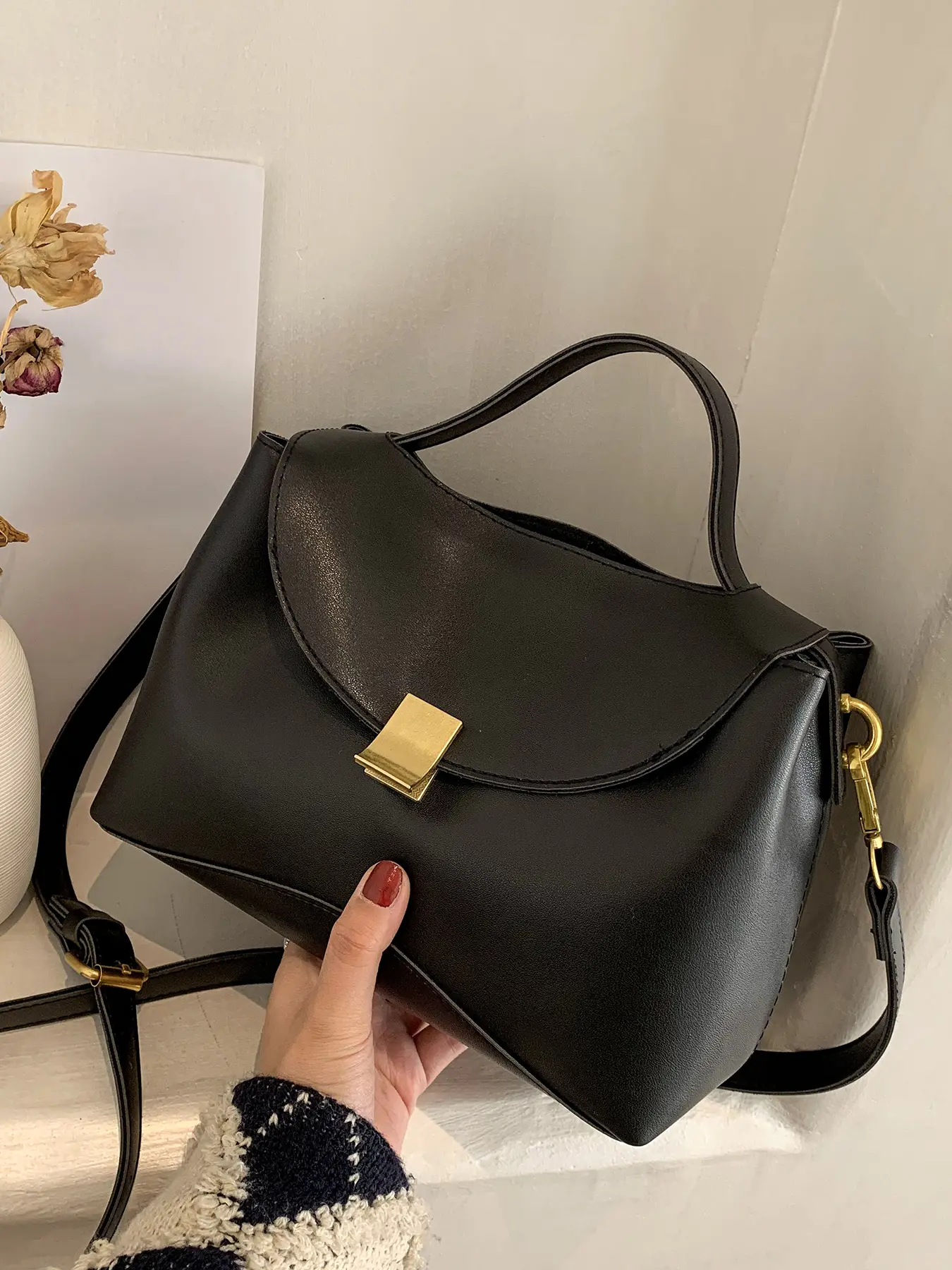 square buckle handbag, Casual Handbag Satchel, small and medium-sized commuting crossbody bag, multifunctional, Fashionable Purse, can accommodate mobile phones and lipstick, suitable for parties and dates, Casual Trendy Purses, Casual Bags