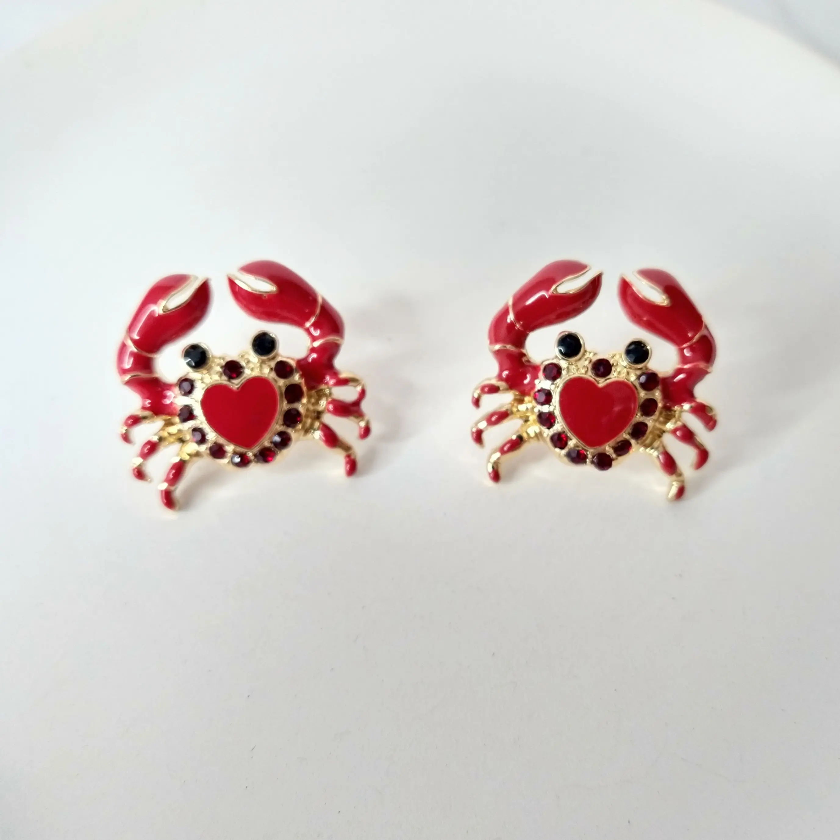 #223 Red Crab with Red & Black Rhinestones Stud Earrings, Casual, Tropical, Beach, Summer, Zinc Alloy