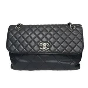 Pre-owned CHANEL Lambskin Shoulder Bags Flap Bag In Black Leather With Silver Tone Hardware