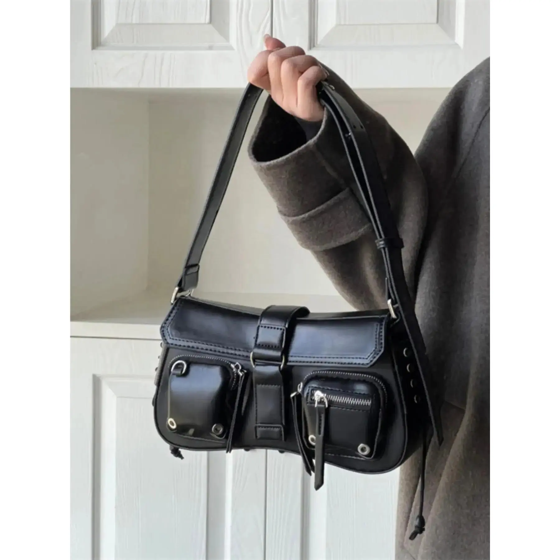 Summer Street Style Plain Grommet Eyelet Design Underarm Bag, Casual Shoulder Bag, Crossbody Bag for Women, Punk Goth Pu Leather Bag, Commuter College Bag for Back To School Gift, Fall Outfits