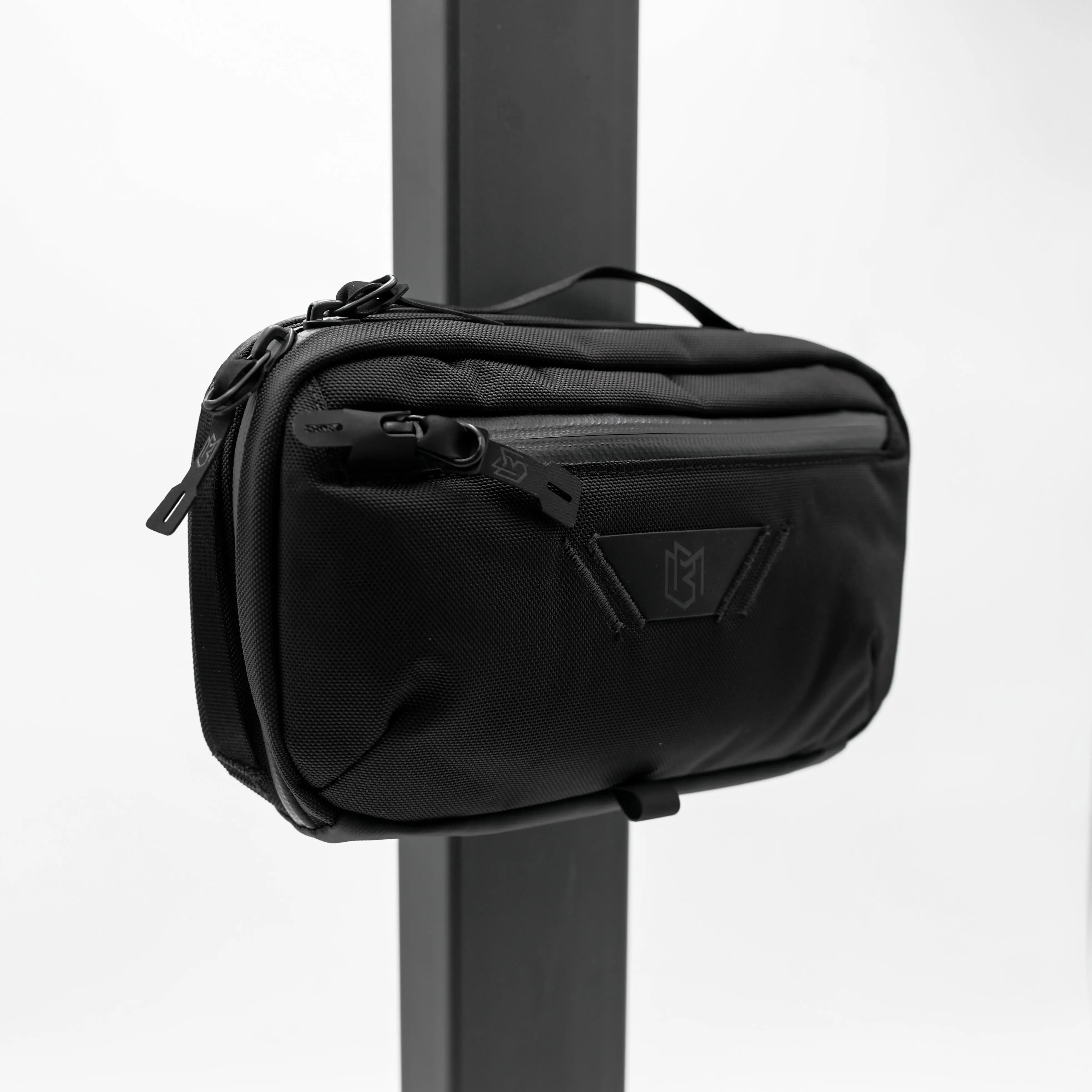 MAGNETIC FANNY BAG MAGNETIC FANNY BAG