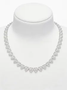 The hot-selling capsule love series full diamond necklace, a clavicle chain, is a light luxury fashion style, suitable for daily wear, vacation dates, and other occasions. It is also an exquisite and surprising small gift, Love Heart Necklace