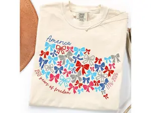 Americas 250th Anniversary Retro USA Flag Tee Semiquincentennial Shirt Coquette Bow 4th Of July USA 250th Veterans Day Gift Retro USA Shirt