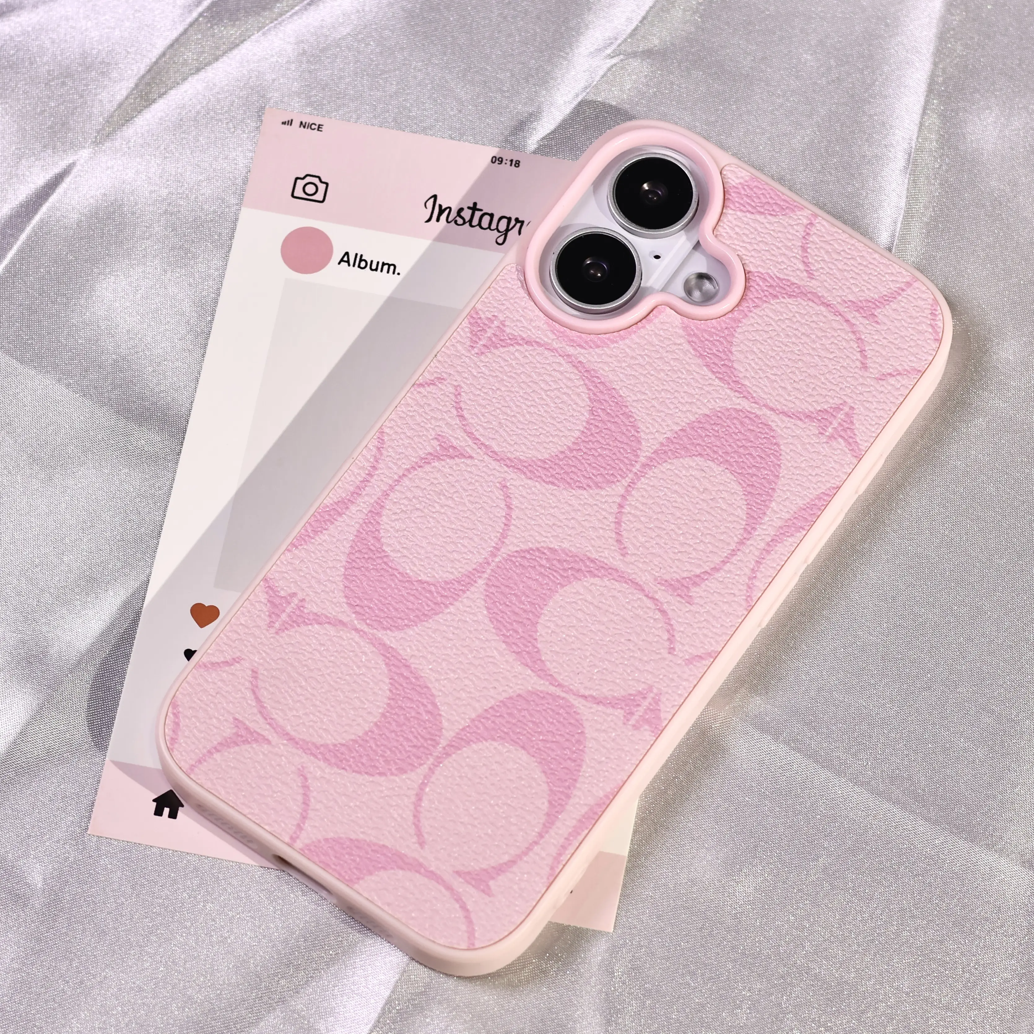 Luxury Leather Phone Case for iphone17,16,15,14,13,12,11 X , pro max , plus is a high-end, fashionable phone case suitable for both men and women.IPHO