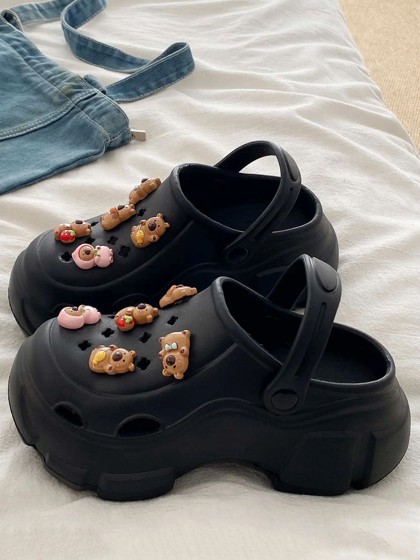 Summer Women's New Capybara Clogs for Indoor Home Relaxation, Versatile Wearable Comfort and Durability, Lightweight Hole Shoes, Casual Home Slippers