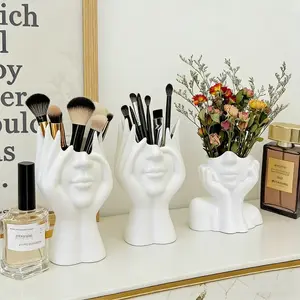 1PCS Cute Creative Face Makeup Bucket, Brush Storage Tool, Makeup Cosmetic Organizer, Desktop Installation, Lightweight, Bathroom Accessory, Resin Material, Anti-Drop Version