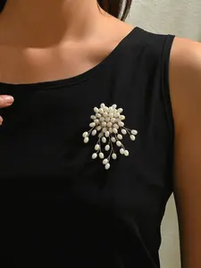 Women's Pearl Flower Brooch Pin, Handmade Bouquet Design, Vintage Elegant Accessory, Suitable for Dresses & Suits, Gift Ready
