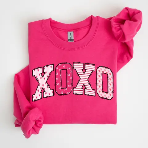 Preppy Valentines Day Sweatshirt, XOXO Sweater, Women's Retro Valentine Crewneck, Hugs and Kisses Pullover, Pink Valentine Sweater