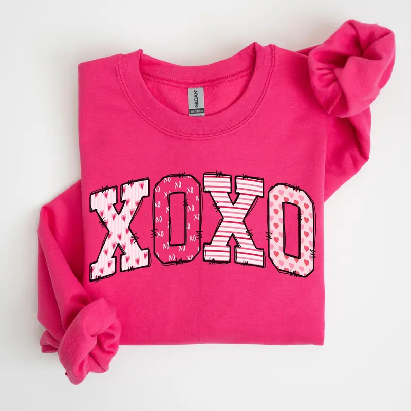Preppy Valentines Day Sweatshirt, XOXO Sweater, Women's Retro Valentine Crewneck, Hugs and Kisses Pullover, Pink Valentine Sweater