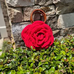 LaCore Beauty’s Crochet Rose Purse
