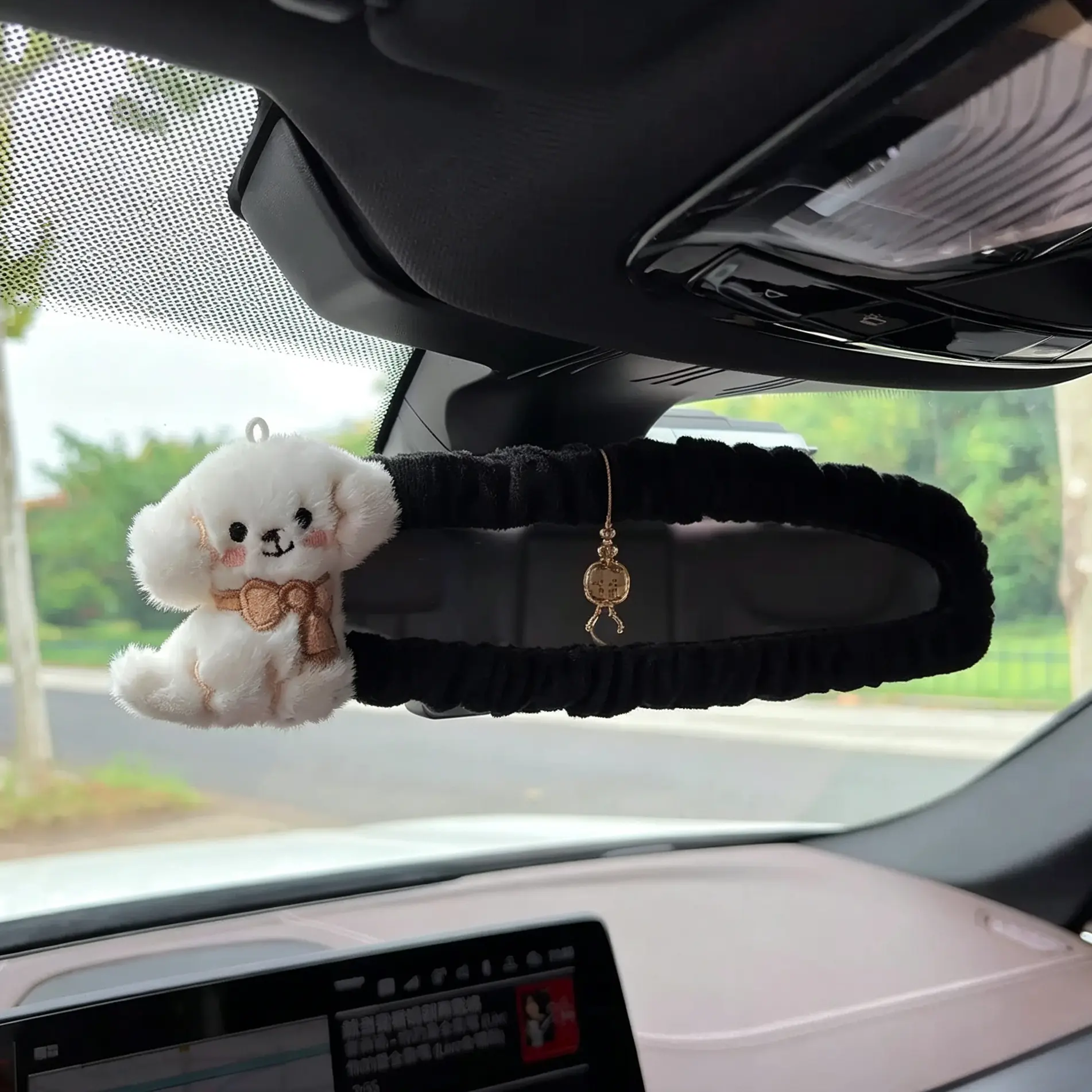 Cute Cartoon Car Rearview Mirror Cover, Universal Elastic Soft Plush Car Rear View Mirror Protector, Interior Supply Stretchy Auto Interior Rearview Mirrors Decoration Accessories for Women Girls
