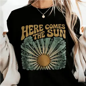 Retro 70s Sunshine Graphic Tee – Vintage Style Floral Boho Hippie Sun T-Shirt, Women’s Positive Vibes TShirt