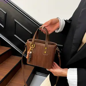 2026 New Niche Minimalist Premium Women's Bucket Bag, Elegant Handheld Shoulder Purse, Stylish Casual Crossbody Bags for Women, High-End Texture Daily Accessory Ideal for Work Commute & Shopping
