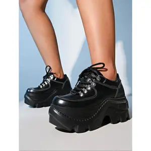 New cool thick-soled platform shoes for women, lace-up casual sneakers with a metal buckle and height-increasing sole—stylish and comfortable footwear
